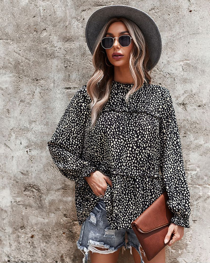 Blusa con estampado de guepardo y cuello con volantes 