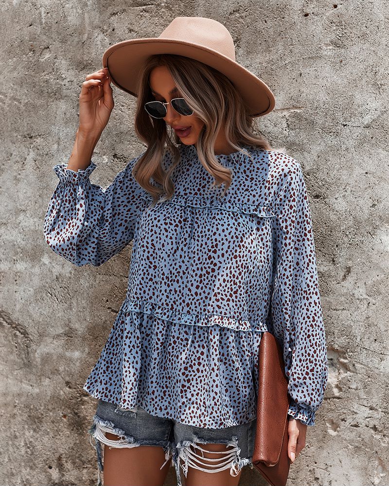 Blusa con estampado de guepardo y cuello con volantes 