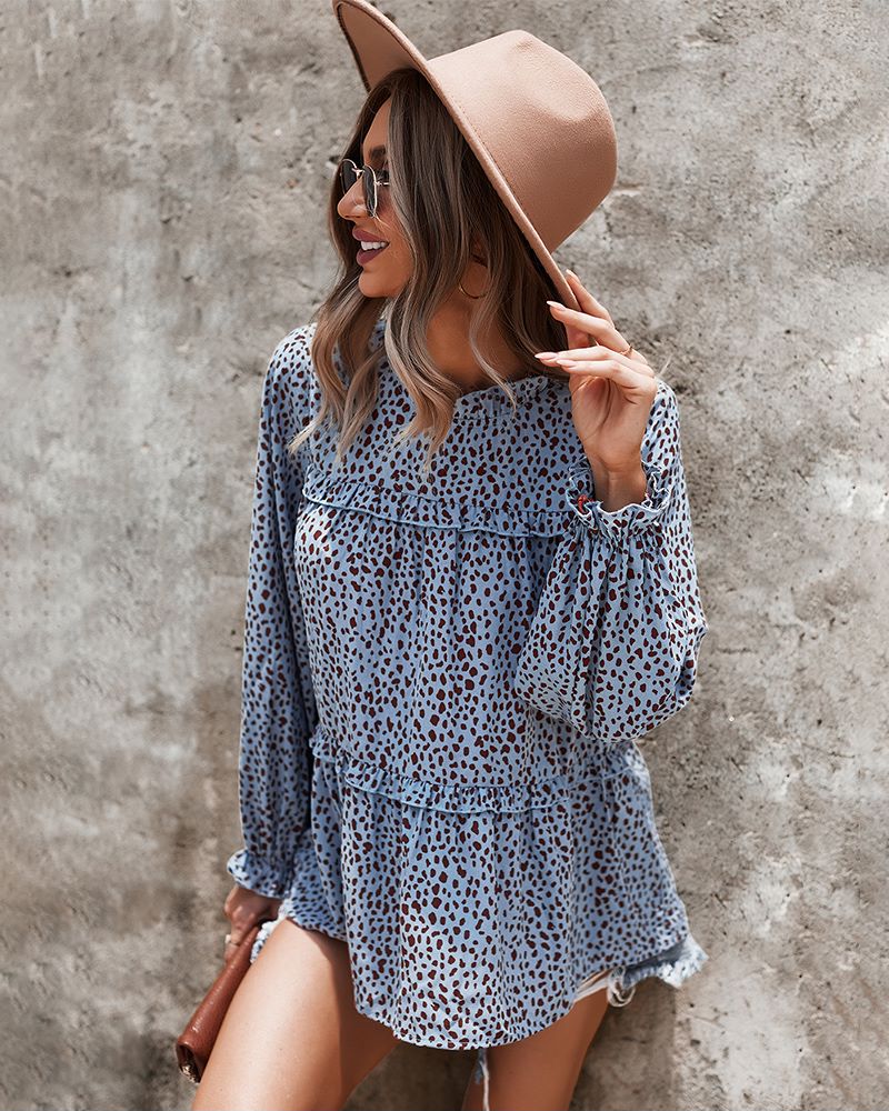 Blusa con estampado de guepardo y cuello con volantes 