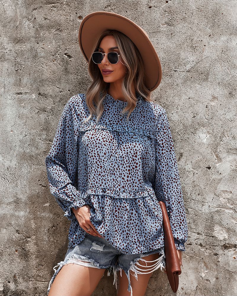 Blusa con estampado de guepardo y cuello con volantes 
