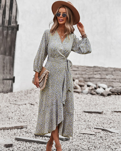 Vestido midi cruzado con estampado floral 