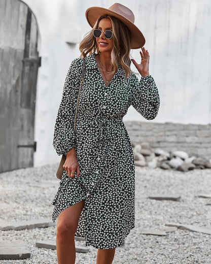 Vestido camisero con lazo floral en la cintura 