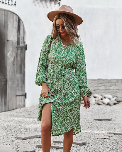 Vestido camisero con lazo floral en la cintura 