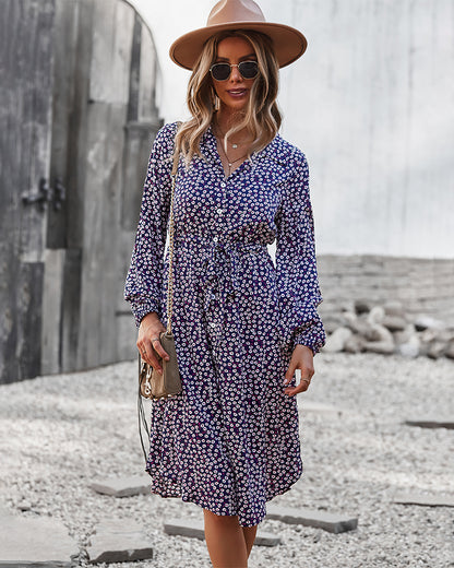 Vestido camisero con lazo floral en la cintura 