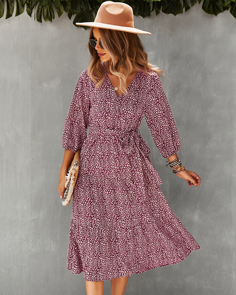 Vestido con lazo en la cintura y estampado de leopardo 