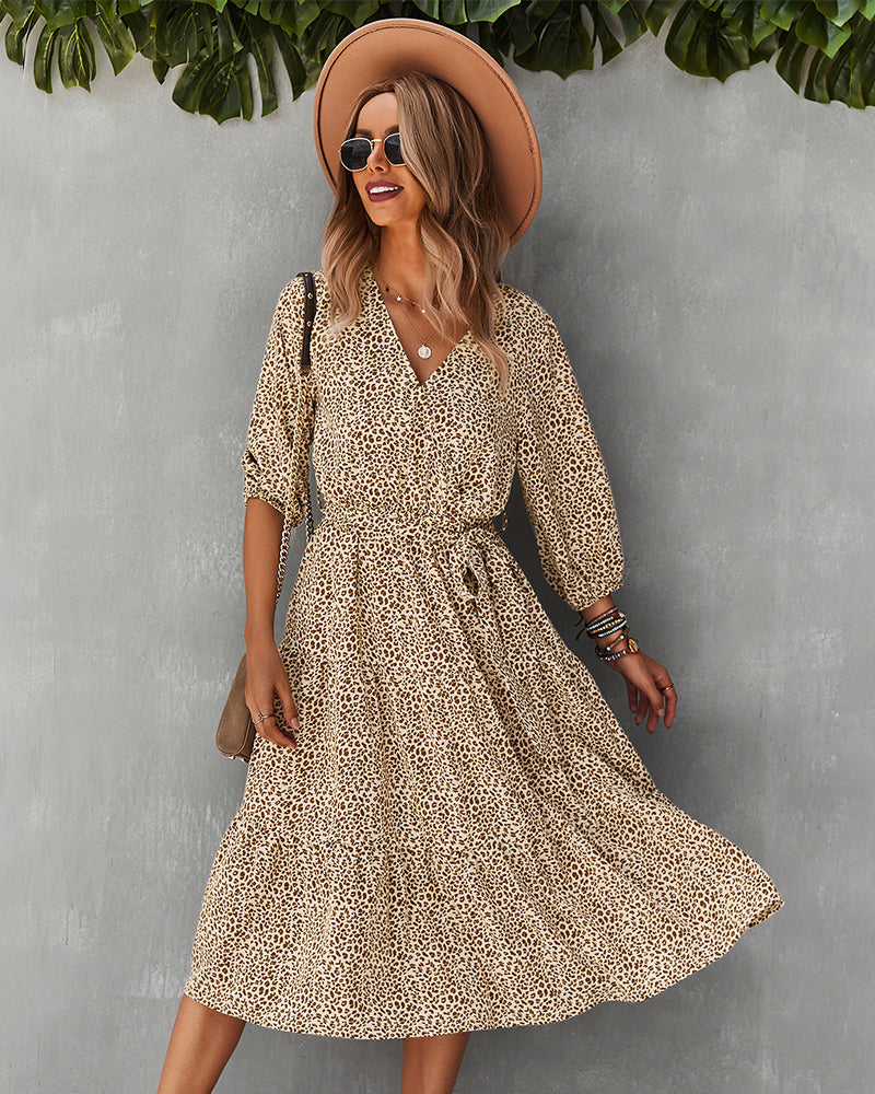 Vestido con lazo en la cintura y estampado de leopardo 