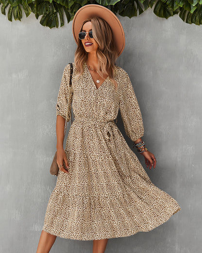 Vestido con lazo en la cintura y estampado de leopardo 