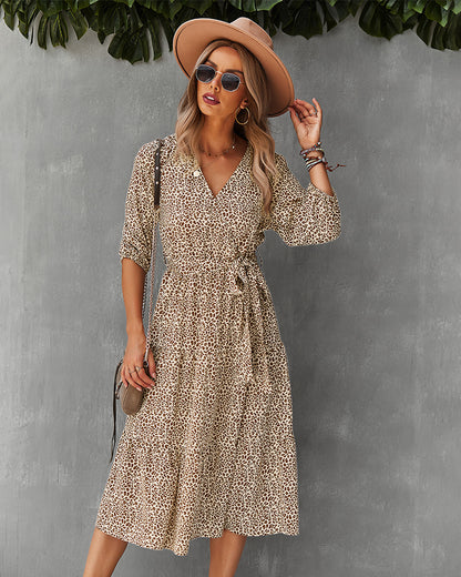 Vestido con lazo en la cintura y estampado de leopardo 