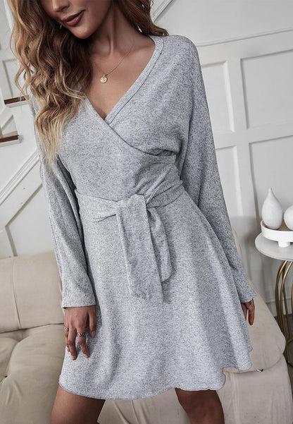 Vestido cruzado con lazo en la cintura