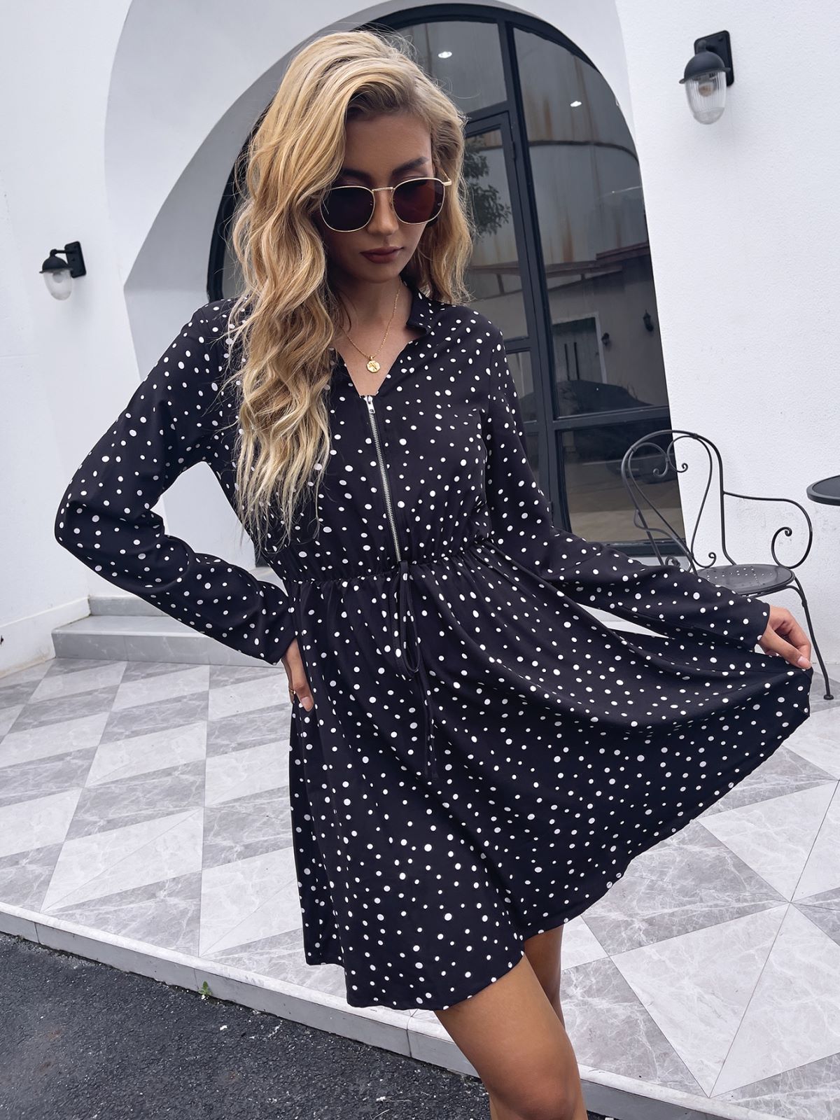 Vestido de lunares con cremallera 