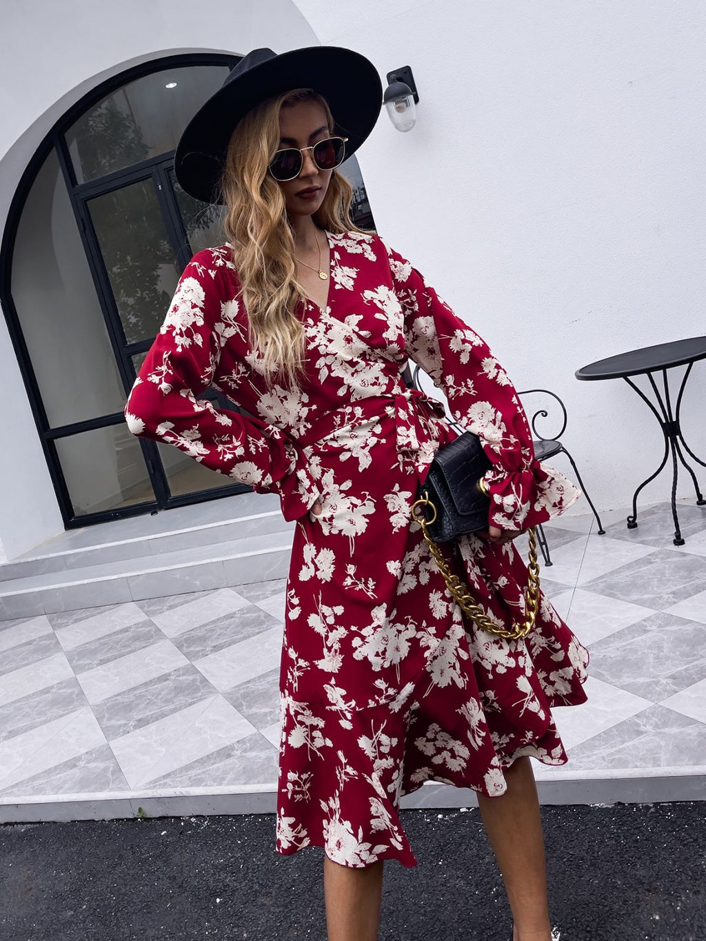 Vestido cruzado con estampado floral 