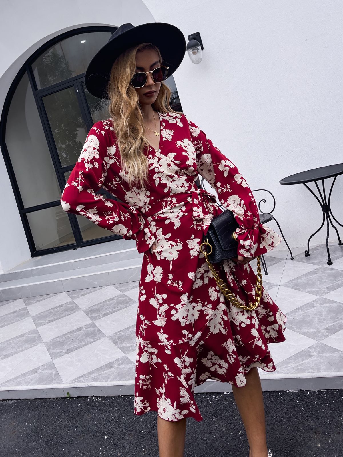 Vestido cruzado con estampado floral 