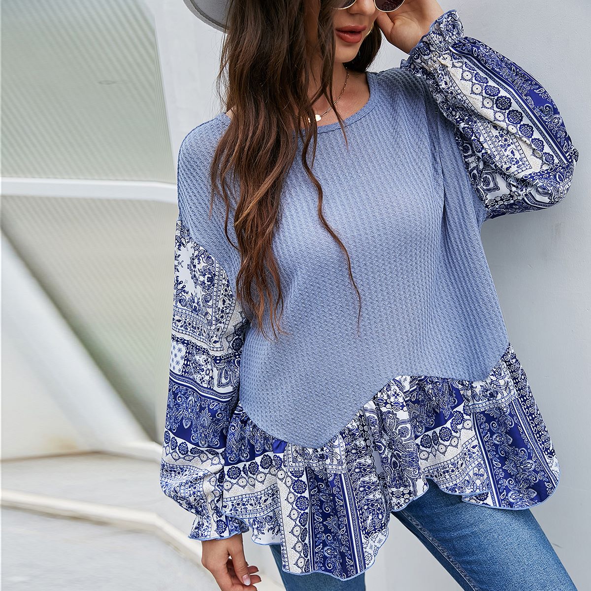 Suéter con estampado paisley en dos tonos