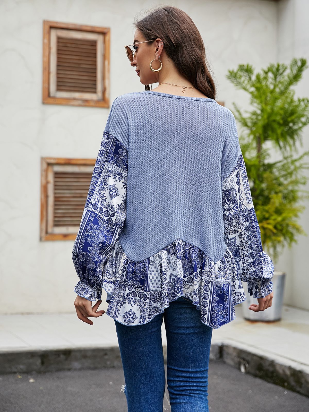 Suéter con estampado paisley en dos tonos