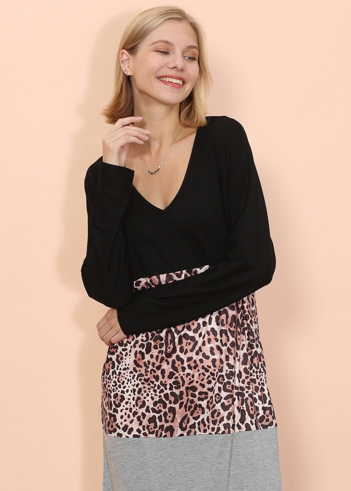Vestido con estampado de leopardo y bloques de color 
