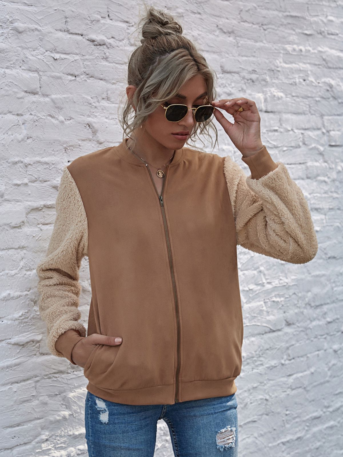 Chaqueta de dos tonos con mangas de peluche 
