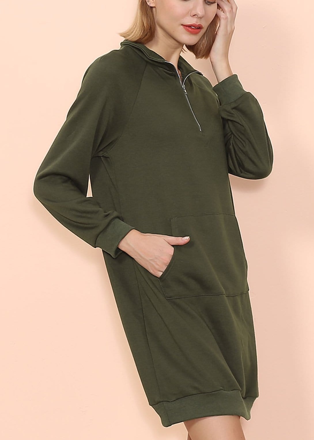 Vestido tipo suéter con bolsillo de canguro de color liso