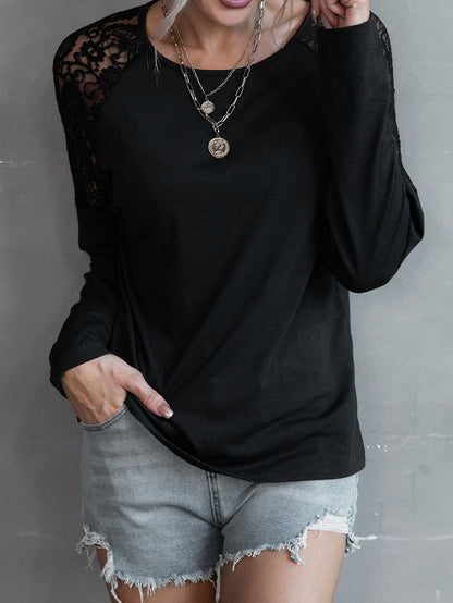 Camiseta con mangas raglán y detalle de encaje 