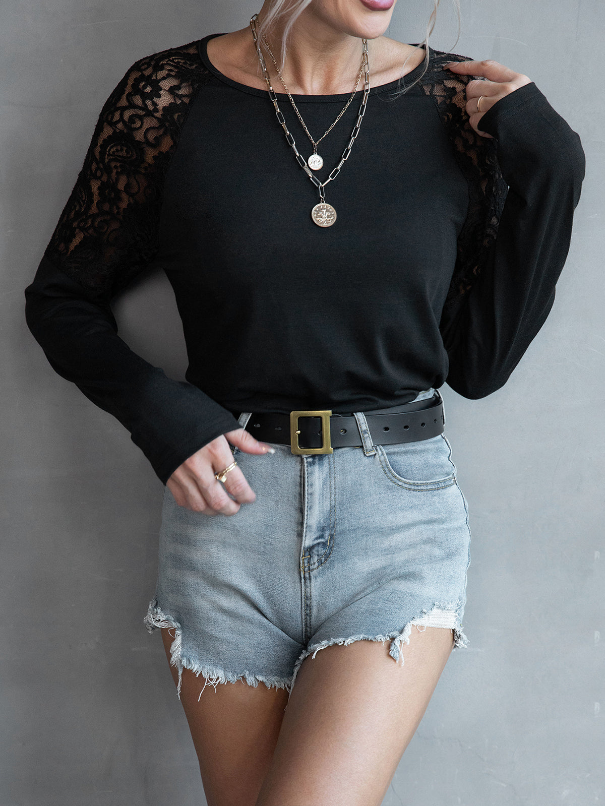 Camiseta con mangas raglán y detalle de encaje 