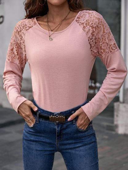 Camiseta con mangas raglán y detalle de encaje 