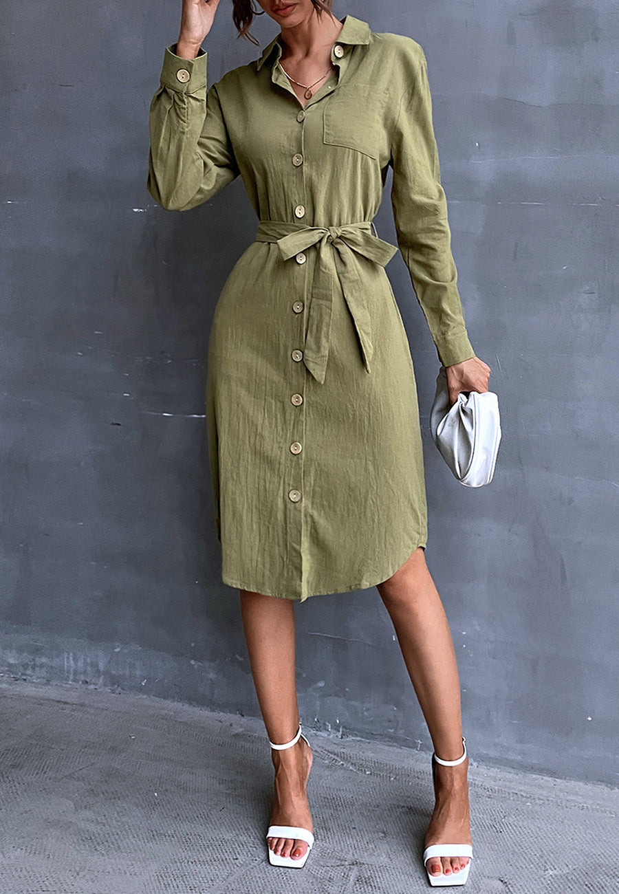 Vestido camisero con cinturón y botones en contraste