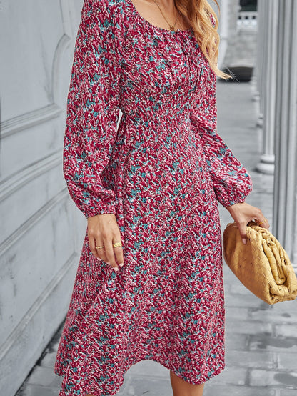 Vestido de manga larga con estampado floral y escote cuadrado 