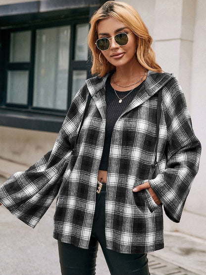 Chaqueta de cuadros escoceses con mangas acampanadas 