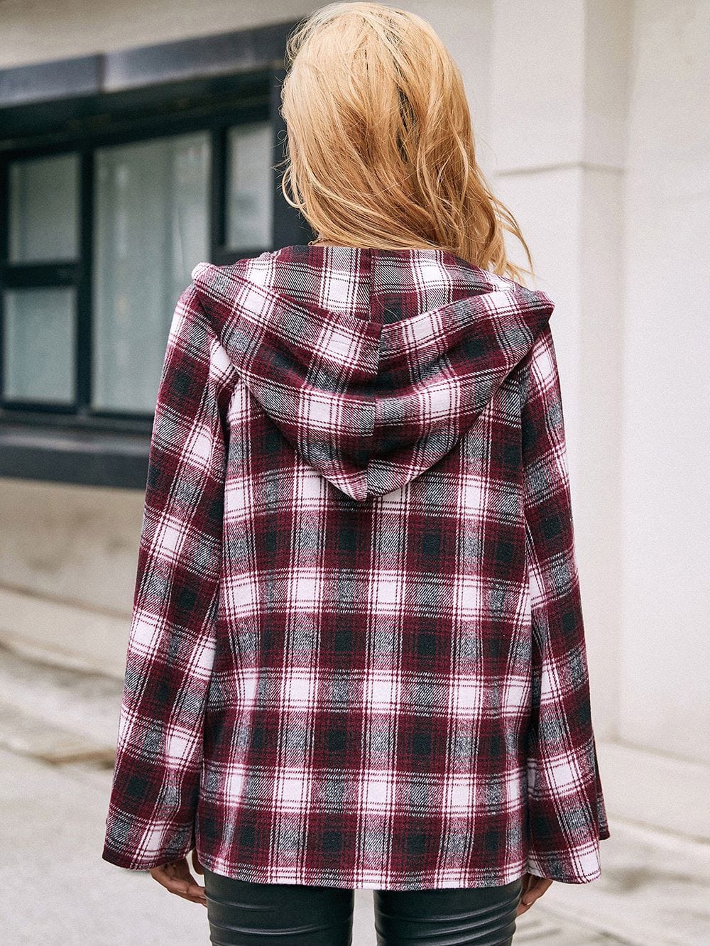 Chaqueta de cuadros escoceses con mangas acampanadas 