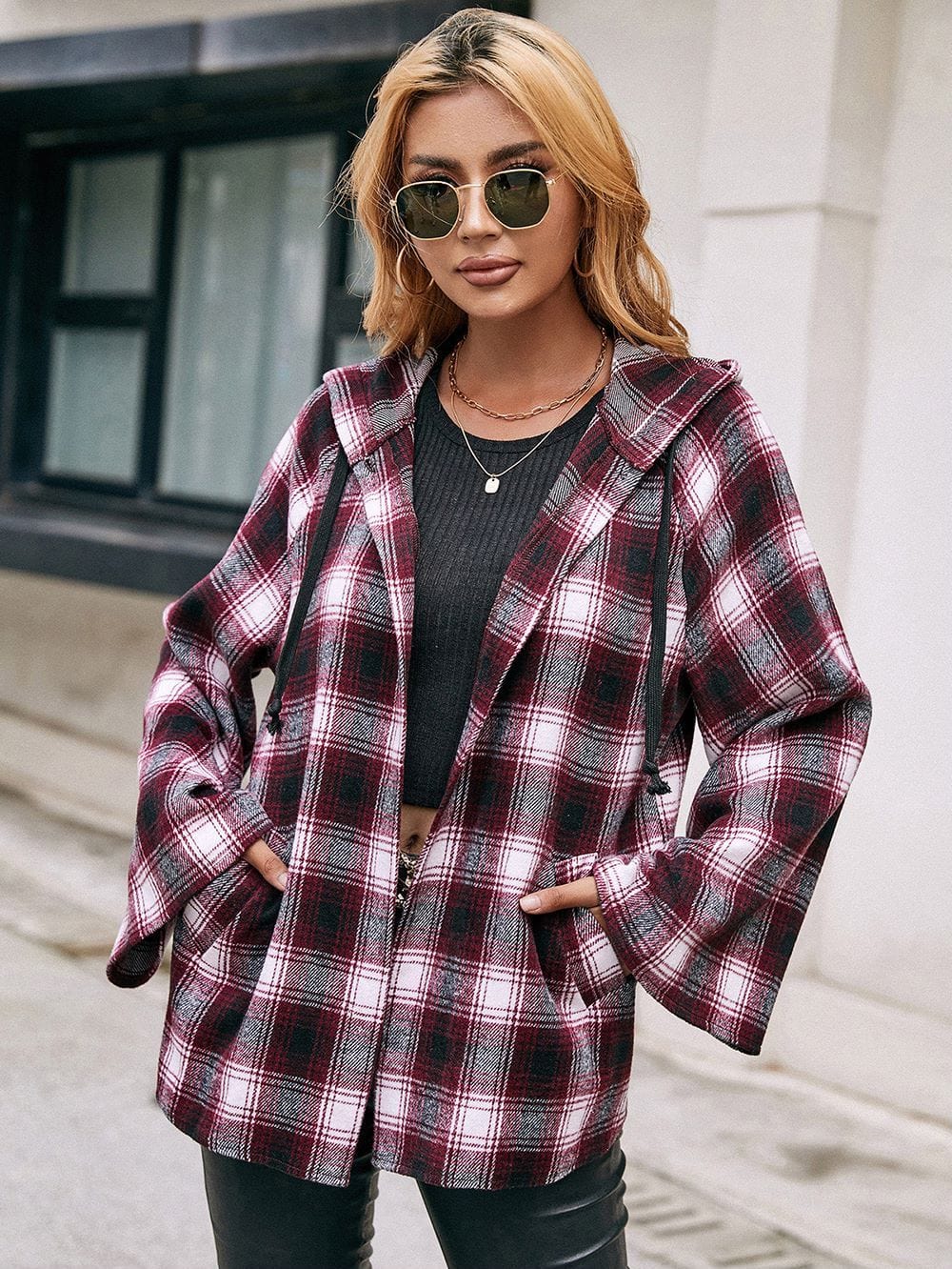 Chaqueta de cuadros escoceses con mangas acampanadas 