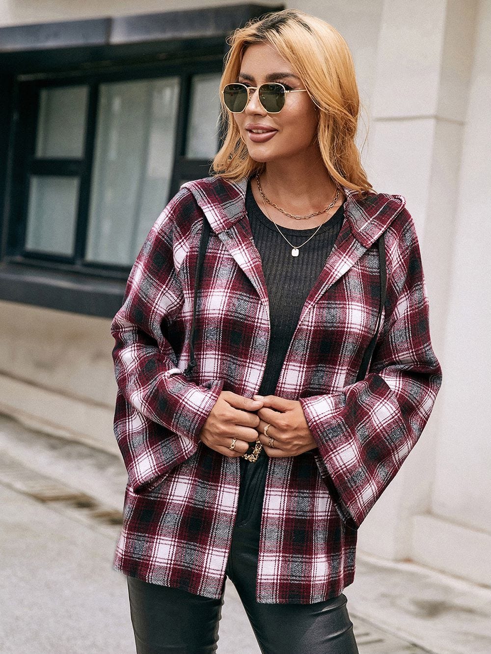 Chaqueta de cuadros escoceses con mangas acampanadas 