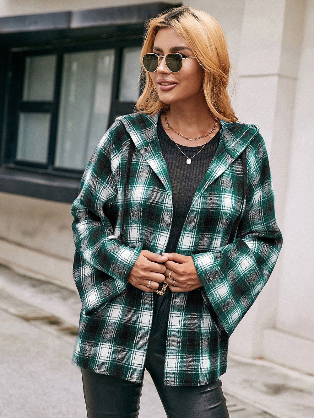 Chaqueta de cuadros escoceses con mangas acampanadas 