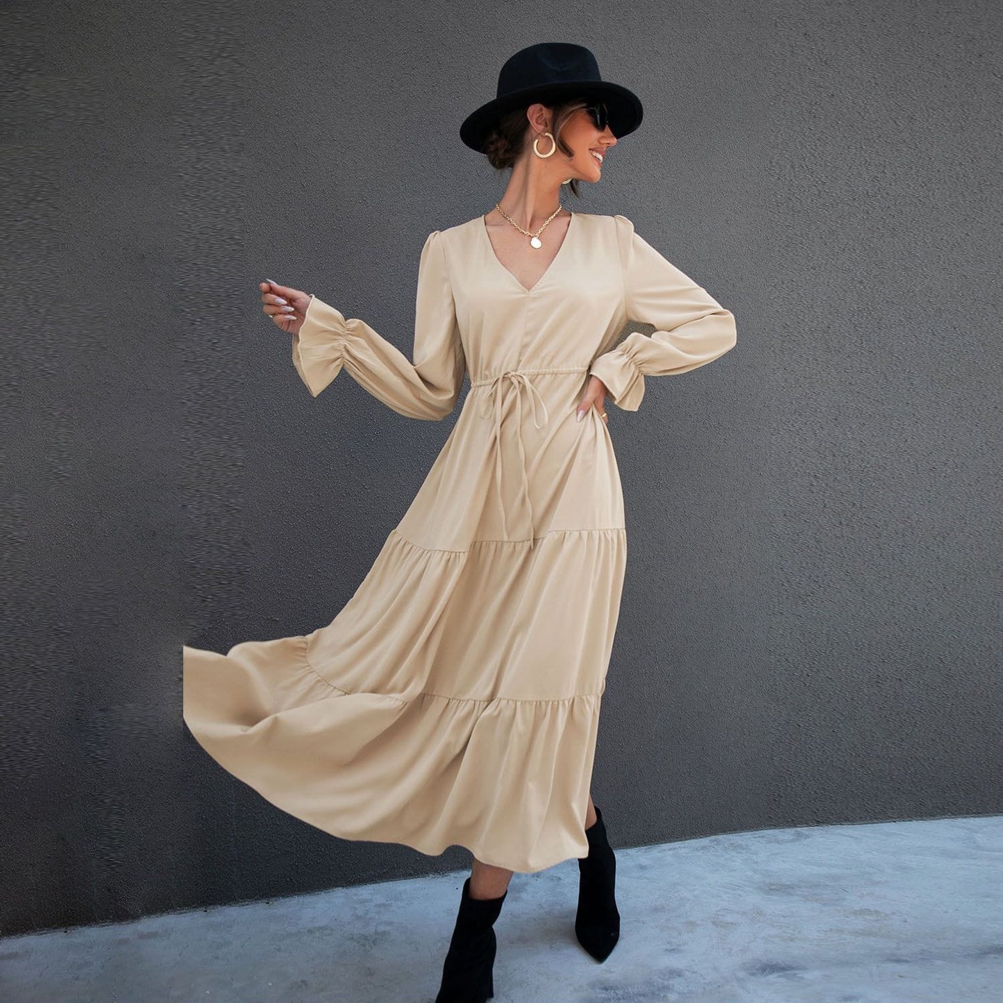 Vestido ligero liso con capas 