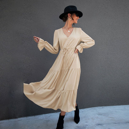 Vestido ligero liso con capas 