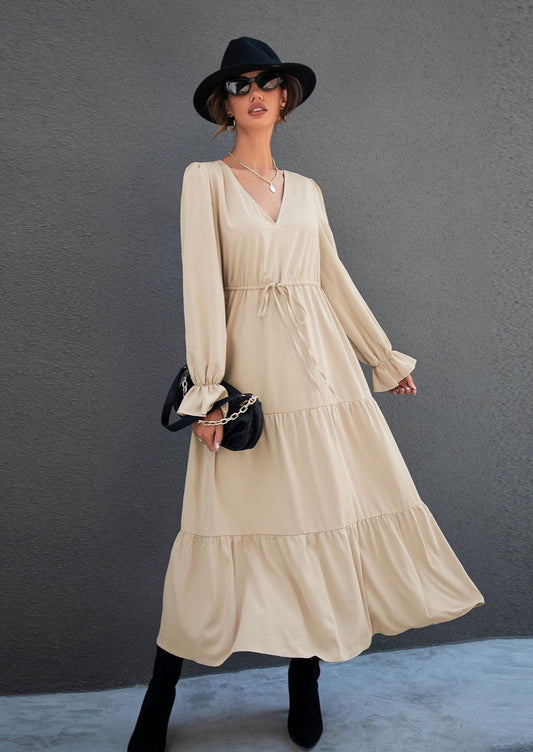 Vestido ligero liso con capas 