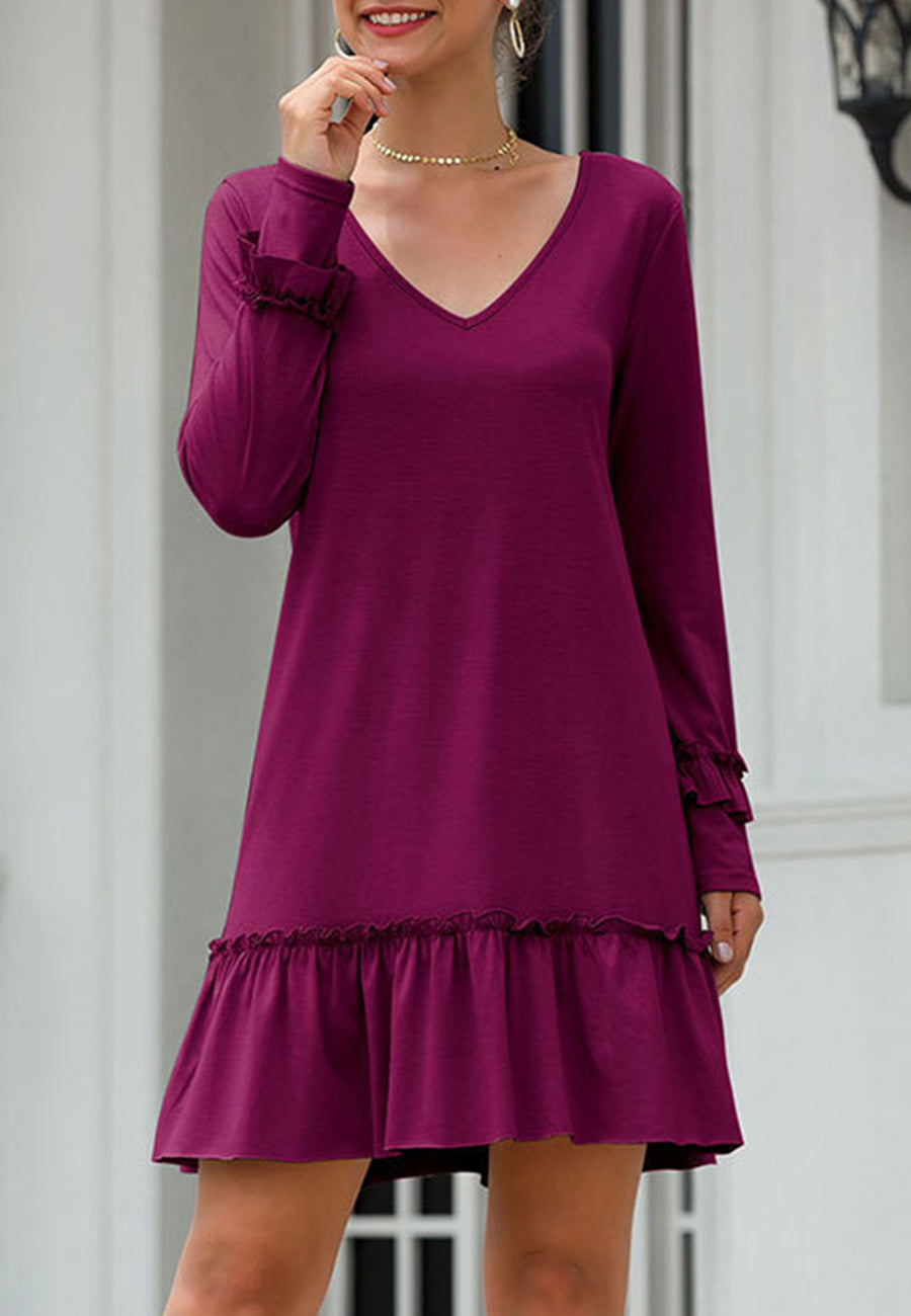 Vestido con escote en V y dobladillo con volantes 