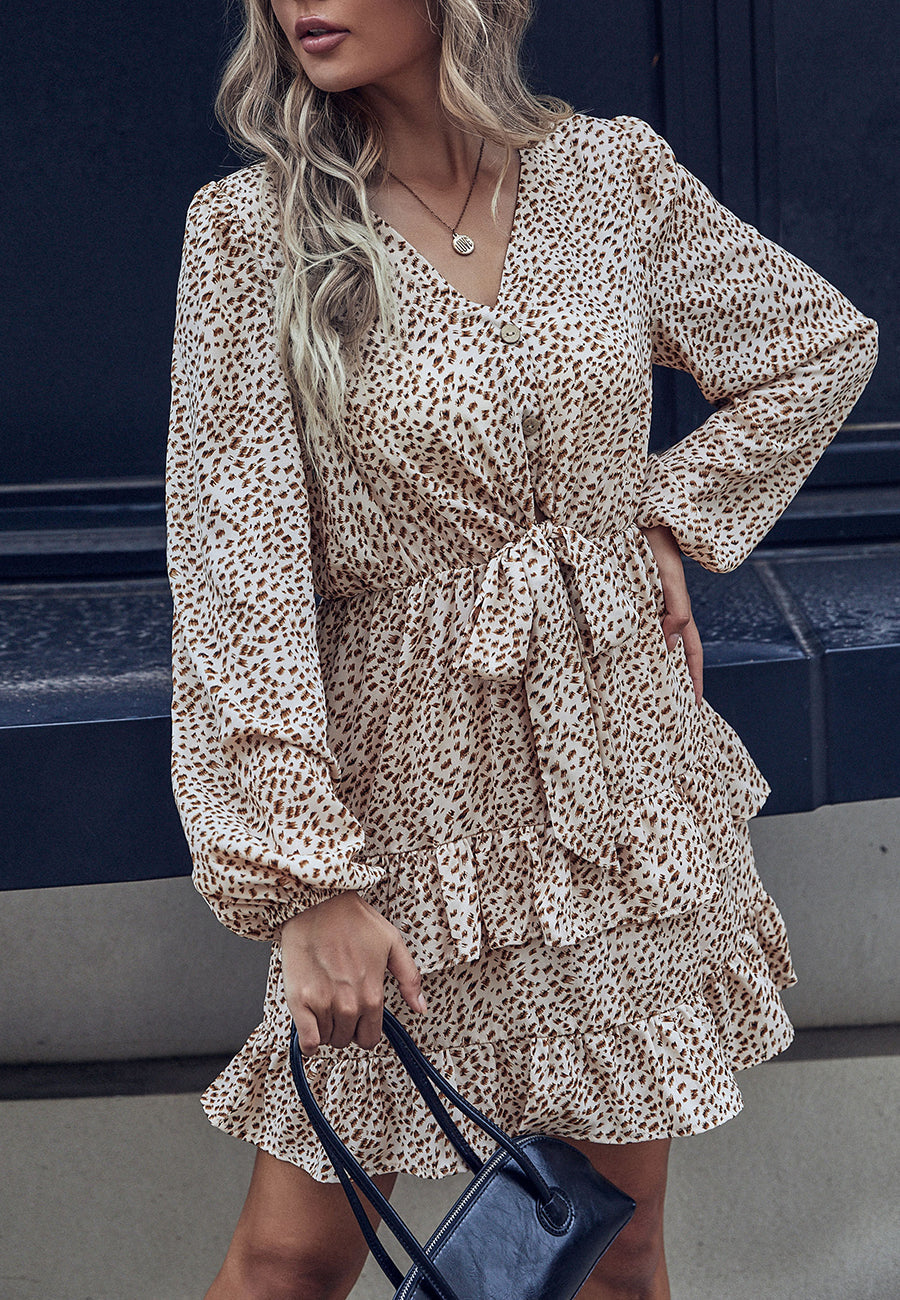 Vestido con volantes escalonados y estampado animal 