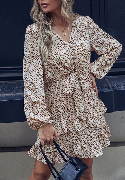 Vestido con volantes escalonados y estampado animal 