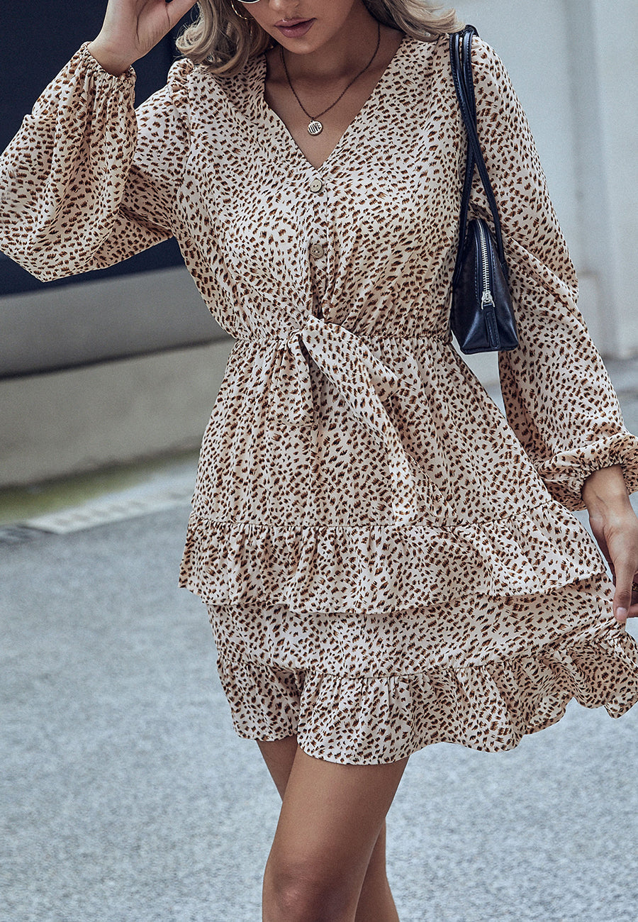 Vestido con volantes escalonados y estampado animal 