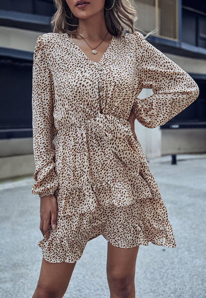 Vestido con volantes escalonados y estampado animal 