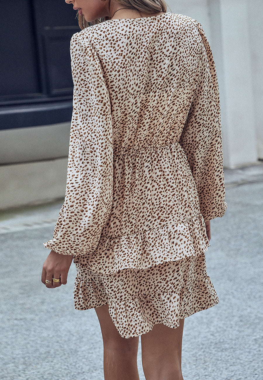 Vestido con volantes escalonados y estampado animal 