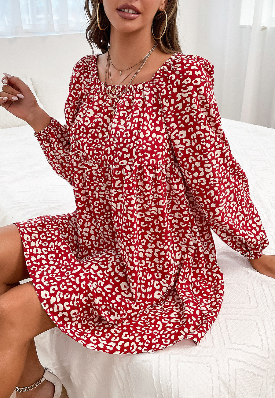 Vestido con estampado de leopardo y cuello fruncido 