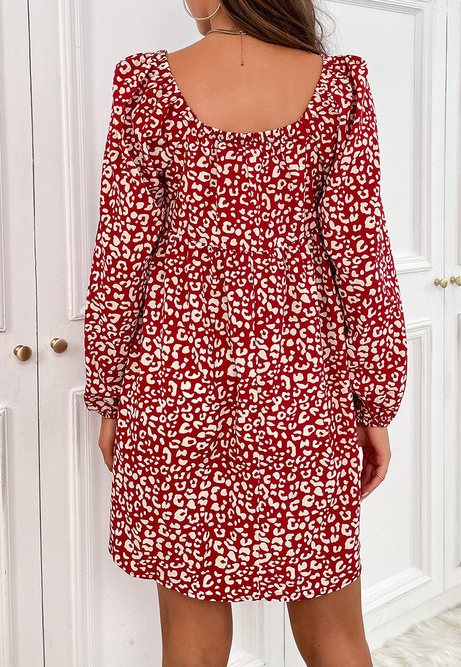 Vestido con estampado de leopardo y cuello fruncido 