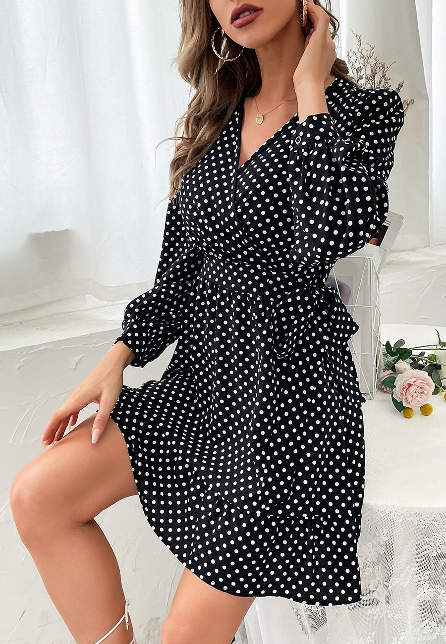 Vestido de lunares con mangas de obispo 