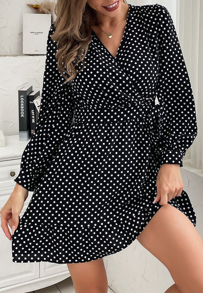 Vestido de lunares con mangas de obispo 