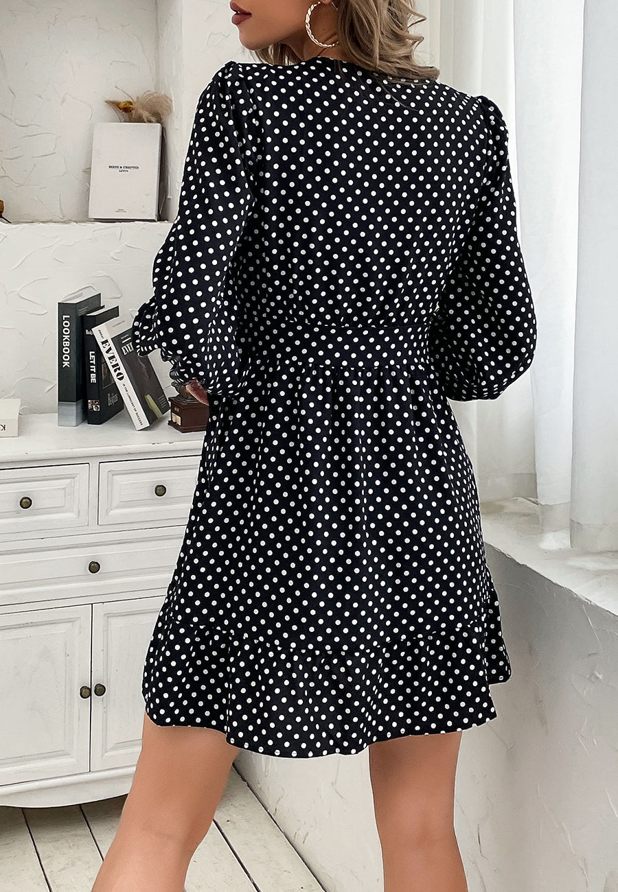 Vestido de lunares con mangas de obispo 