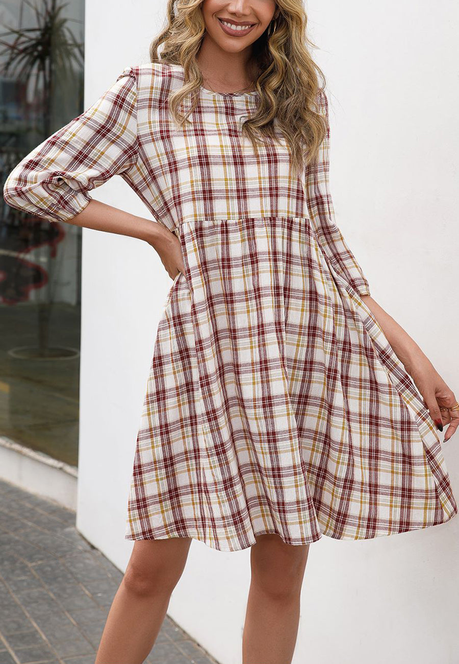 Vestido a cuadros con cuello redondo