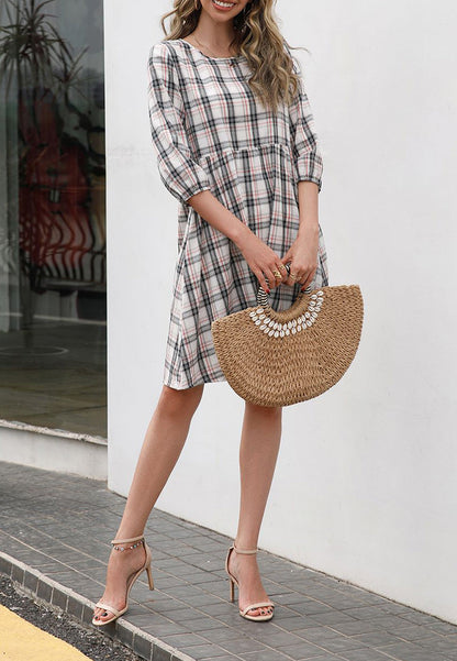 Vestido a cuadros con cuello redondo