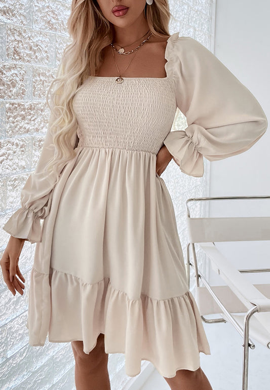 Vestido con dobladillo fruncido y volantes