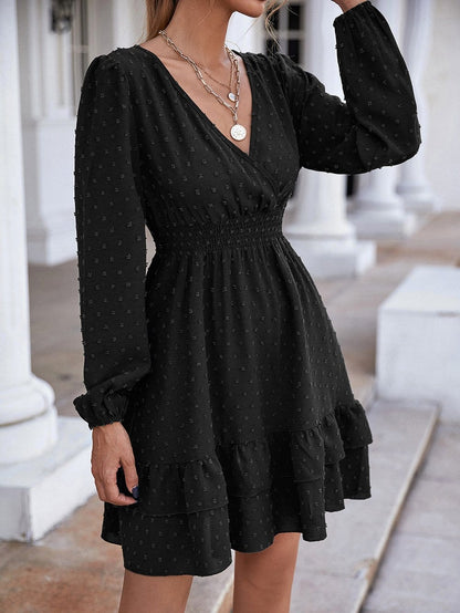 Vestido con detalle de volante y lunares suizos 