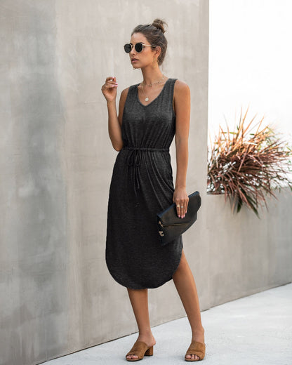 Vestido con dobladillo redondeado y cintura con cordón 